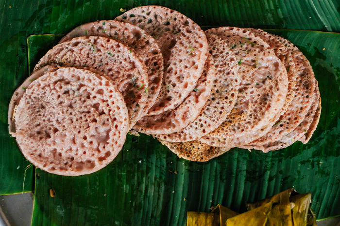 Bánh xèo gạo lứt, must try food in Quang Binh