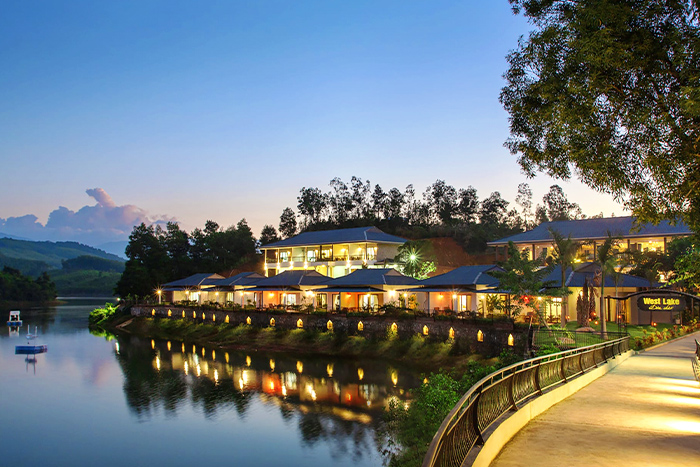 Phong Nha Lake House Resort, top best 3-star hotel in Quang Binh