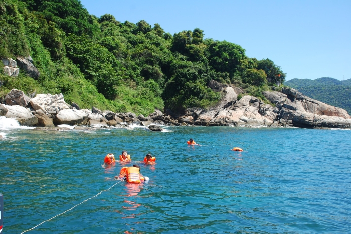 How much does it cost to snorkel in Cu Lao Cham ?