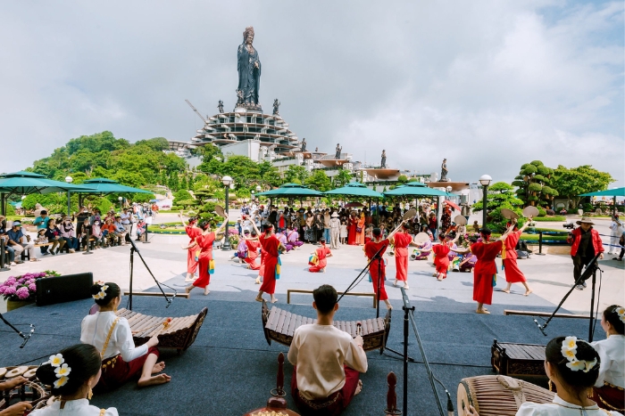 Where to go in Southern Vietnam during 15 days? Tay Ninh is a good choice