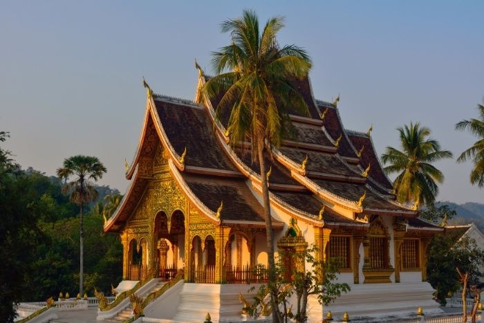 Dressing respectfully is important when visiting temples 
