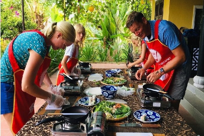 Cooking Class in Tra Que Village 