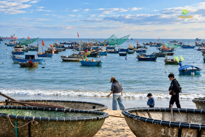 Family immersion in the life of a fishing village in Son Tra