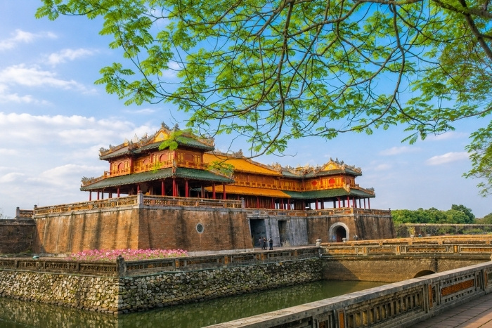 Immersion in the imperial history of Hue