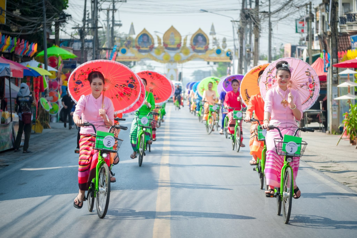 What to do in Thailand in January? Enjoy the Bo Sang Umbrella Festival in Chiang Mai