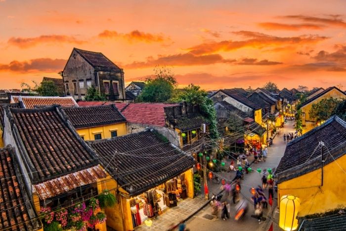 Hoi An attracts many foreign tourists thanks to its historical charm