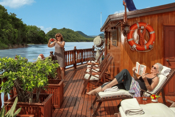 Relaxing moments on the terrace of the Mekong Pearl