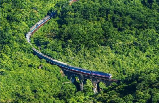 Travel By Train In Vietnam - Itinerary, Guides & Tips
