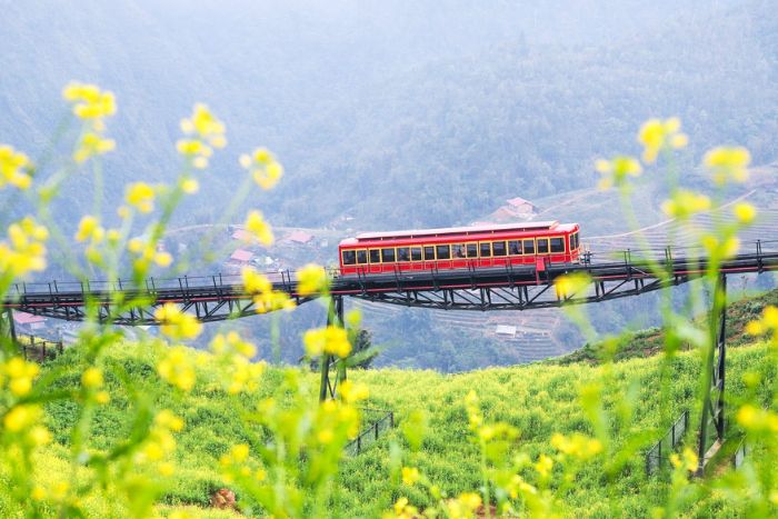 Muong Hoa train to Fansipan summit