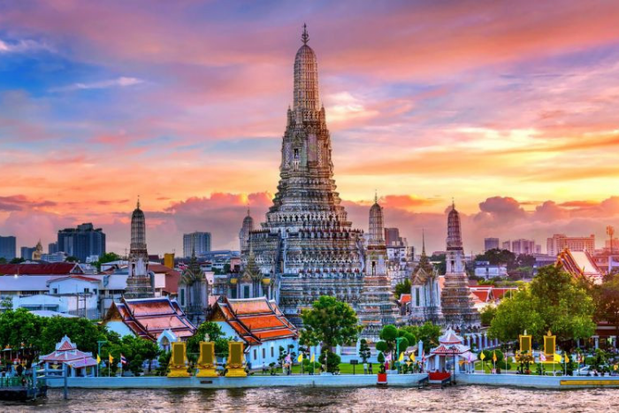 Thailand weather in January is perfect for strolling around and exploring Bangkok