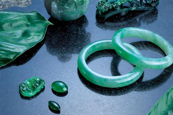 Jadeite jewelry