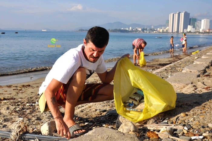 Responsible travel in Vietnam: Don’t throw anything into nature