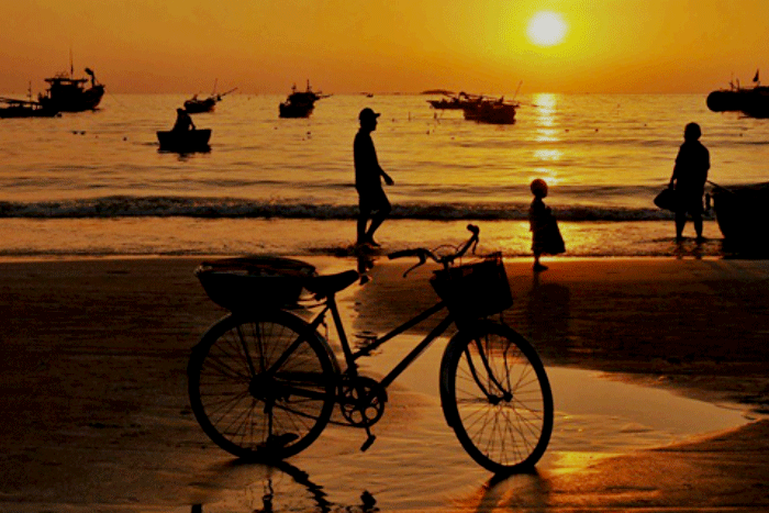 Sun set on Vietnam beach