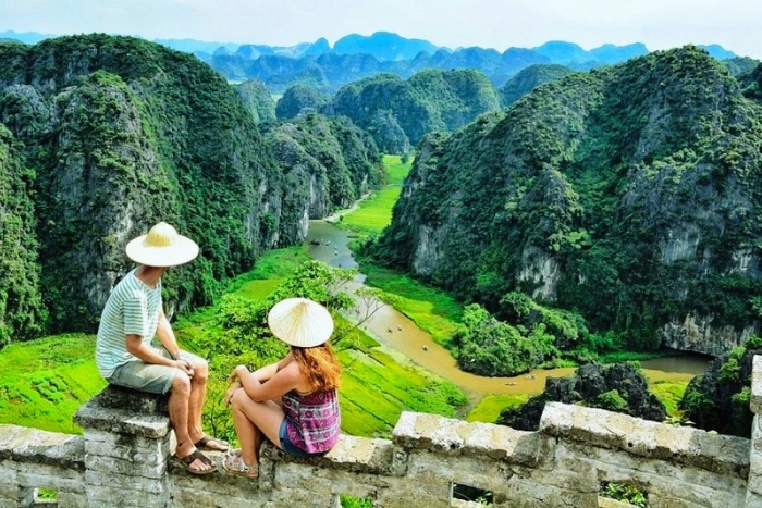 Climbing Hang Mua to admire the Ngo Dong River - A highlight of a nature travel in Vietnam in March