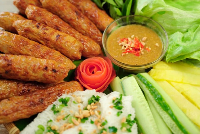 Nem Nuong - a wonderful Vietnam streetfood