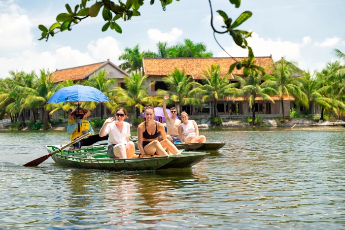 Is&lrm; Vietnam a good destination for a 2 week trip in October?