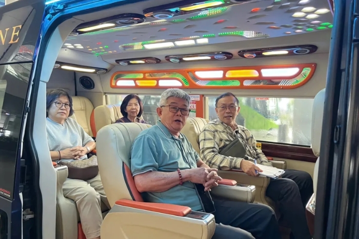 Private vehicles should be prioritized for convenience during Vietnam travel for seniors