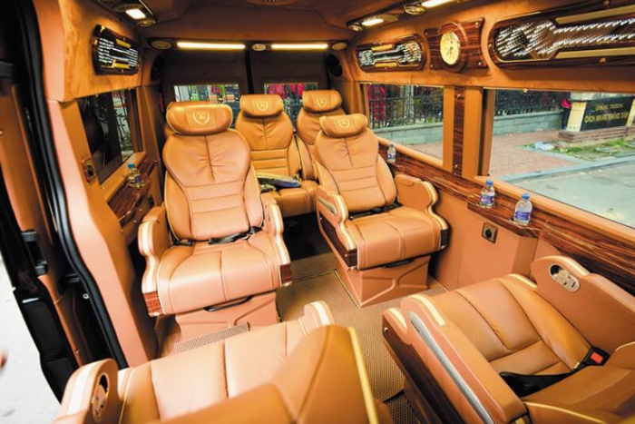 Limousine Buses