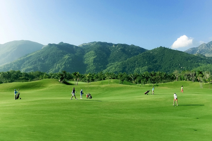 Golfing at Diamond Bay Golf Resort – Highlight of Nha Trang golf package 4 days