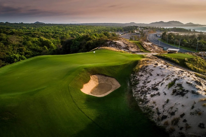 Bluffs Ho Tram Strip golf course