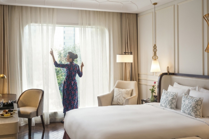 Choose stay in hotel with comfortable services