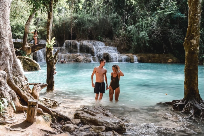 Relax at Khuang Si waterfall 