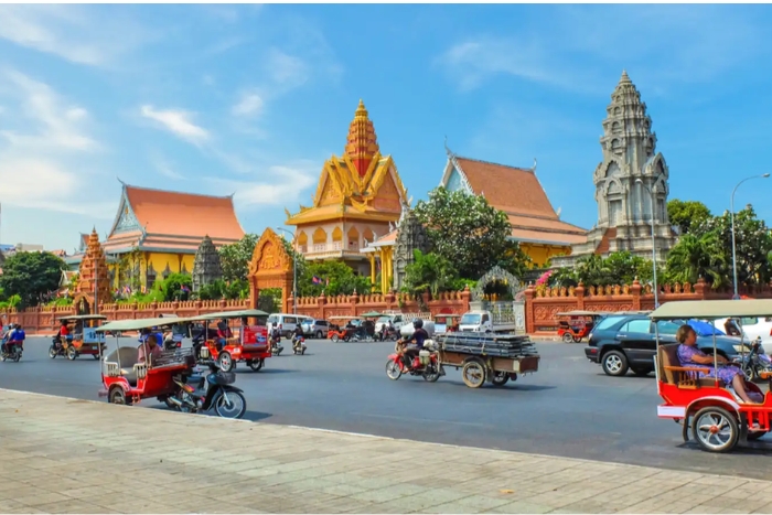 Phnom Penh, Cambodia awaits you !