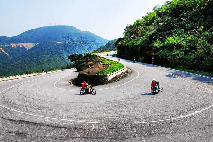 Hai van pass motorbike tour
