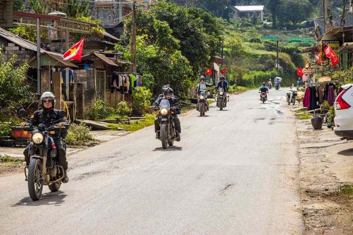 Vietnam motorbike tour - Chance to connect with local culture 