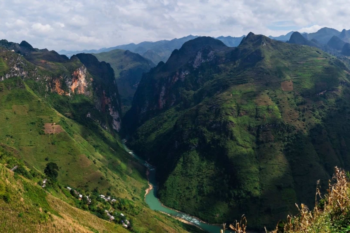 Nho Que River viewed from Ma Pi Leng Pass, Ha Giang