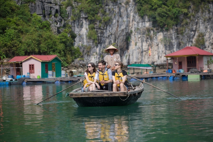 Enjoy Halong Bay cruises with Vietnam tour deals October November