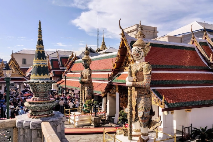Which is a better summer vacation, Vietnam or Thailand?
