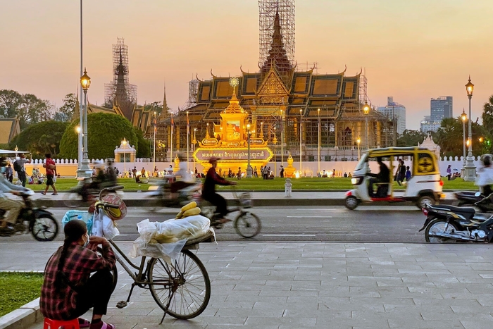 Take combined trip Vietnam Laos Cambodia, explore Phnom Penh