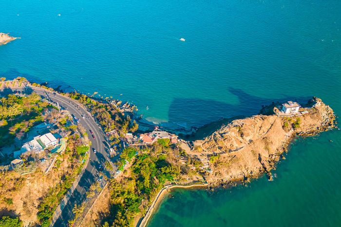 Mui Nghinh Phong, a place where you can admire the endless sea from the tip of the land