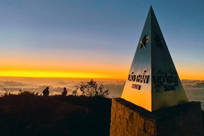 Trekking in Vietnam in April reaches Lao Than summit