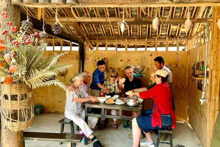 How to travel responsibly in Vietnam ?