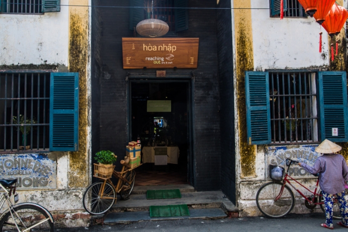Reaching Out Arts & Crafts Shop in Hoi An – Hands-on handicraft experience with extraordinary “special” artisans