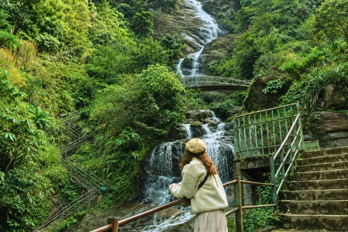 Silver Waterfall, an impressive natural wonder