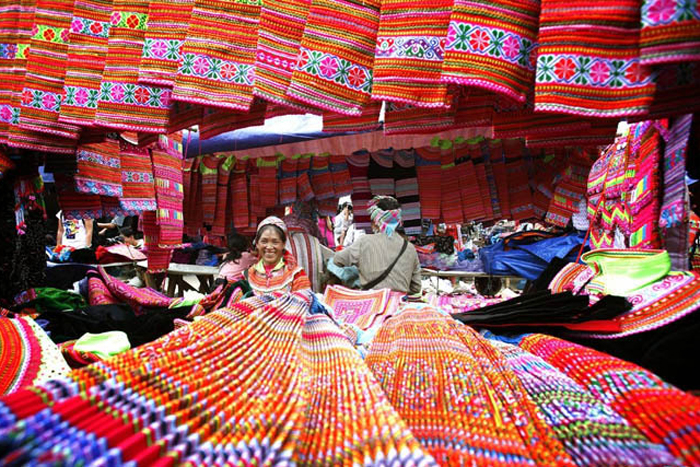 Visit Sapa market