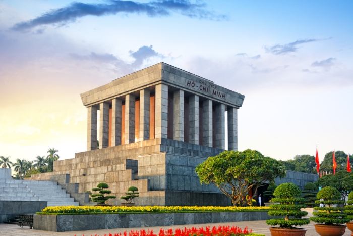 This majestic monument, dedicated to the revolutionary leader, is a must-see for all visitors