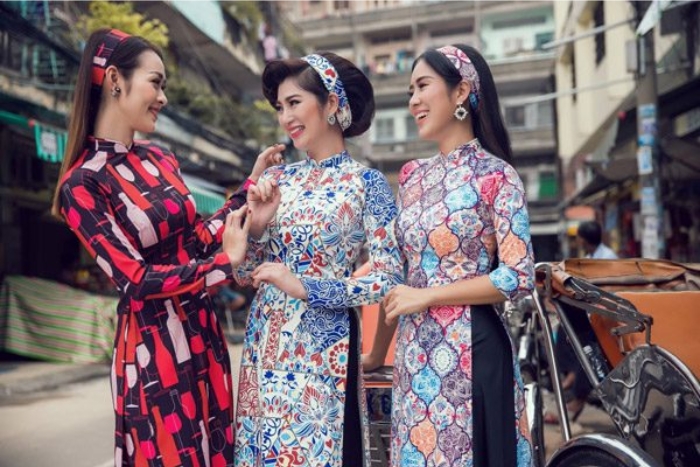 Áo dài Raglan in Vietnam