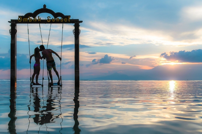 What criteria make a honeymoon successful?