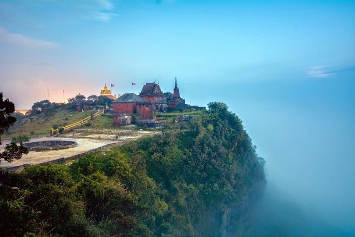 Between mist and mountain peaks: A new couple’s experience in the Bokor Mountains in March