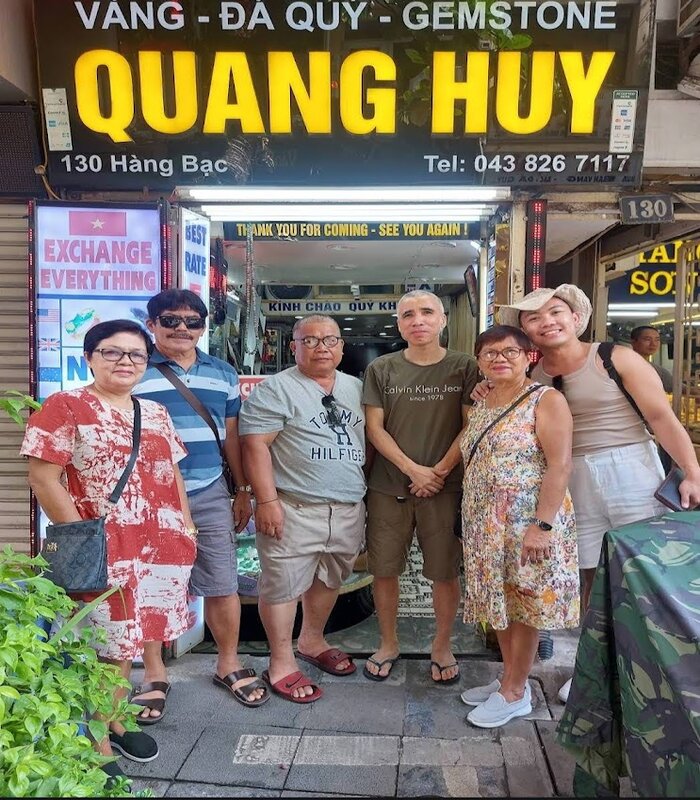 Quang Huy Gemstone in Hang Bac street 