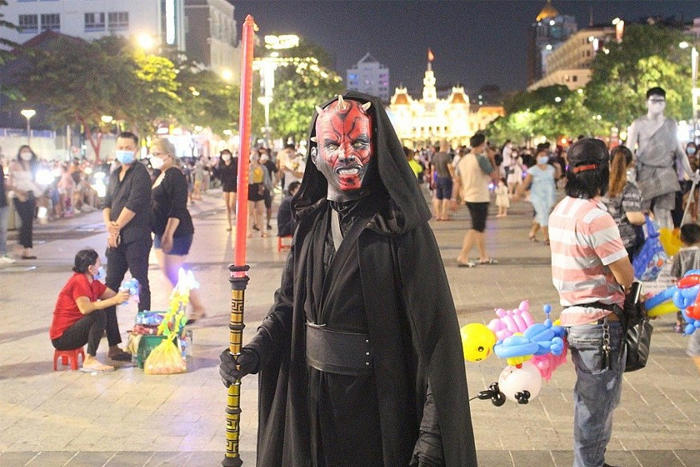 Expats and young Vietnamese celebrate Halloween