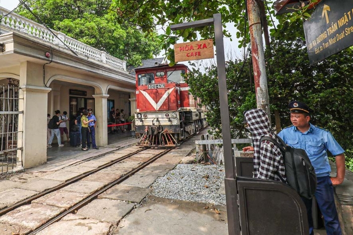 New special train to link centre of Hanoi with Gia Lam train factory