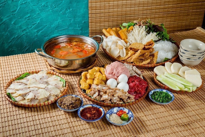 Vietnamese Hot Pot (Lau Vietnam): A Delightful Culinary Experience