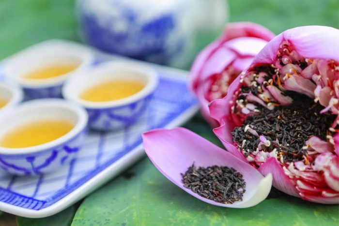 Vietnamese lotus tea has many health benefits