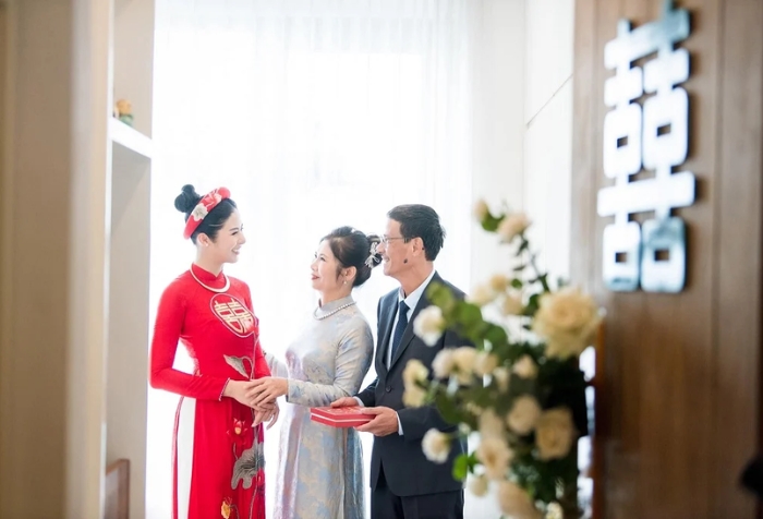 The post-wedding ceremony symbolises appreciation and honor for the parents