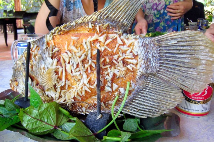 Southern Vietnamese specialty : Cá Tai Tượng Chiên Xù